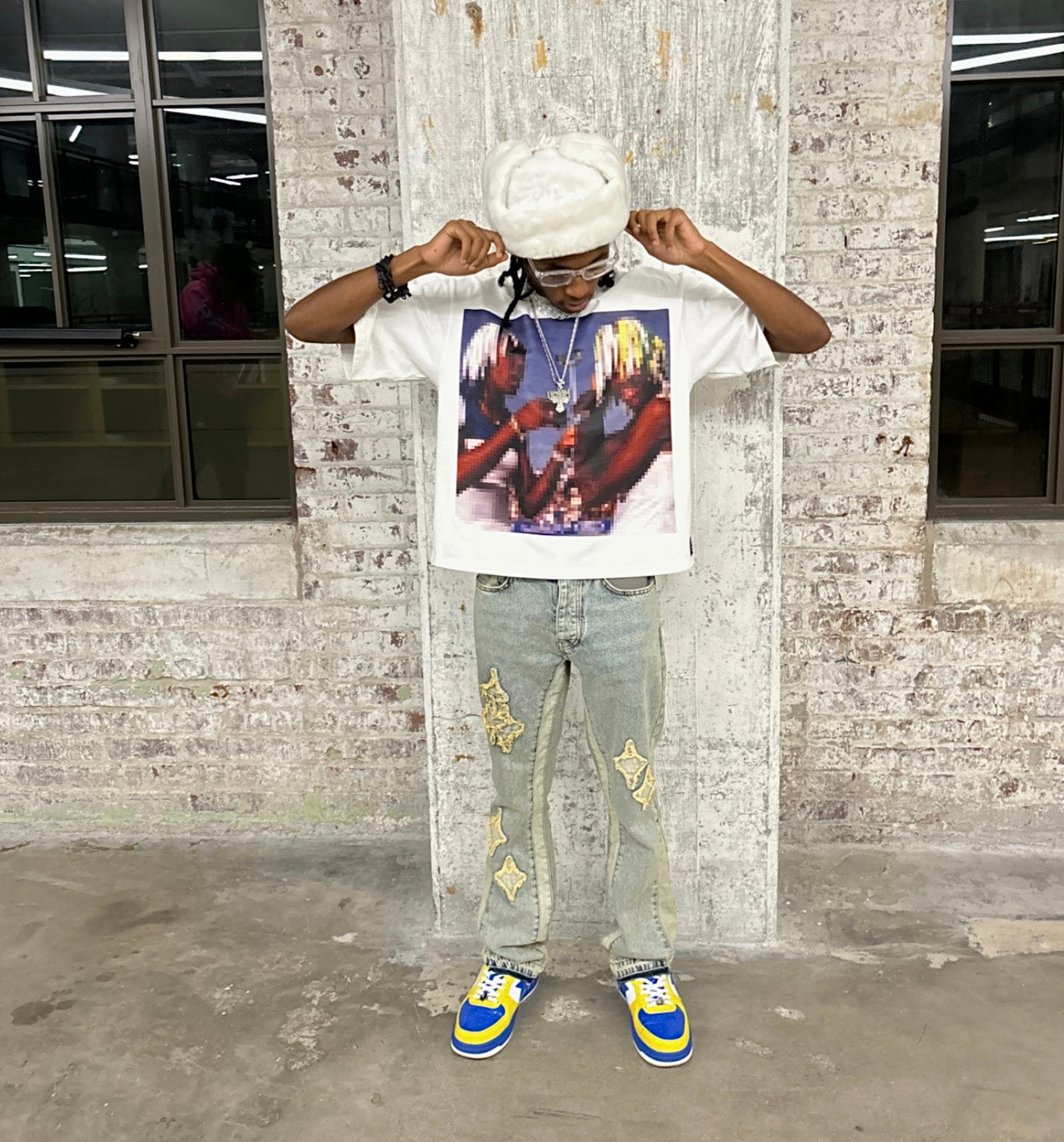 ALL NEW “YOU NEED GLASSES”GRAPHIC TEE